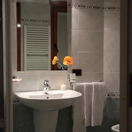 Hotel Bucaneve 2*